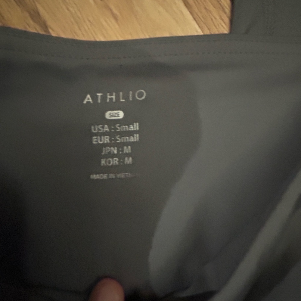 NWOT, leggings! no flaws.